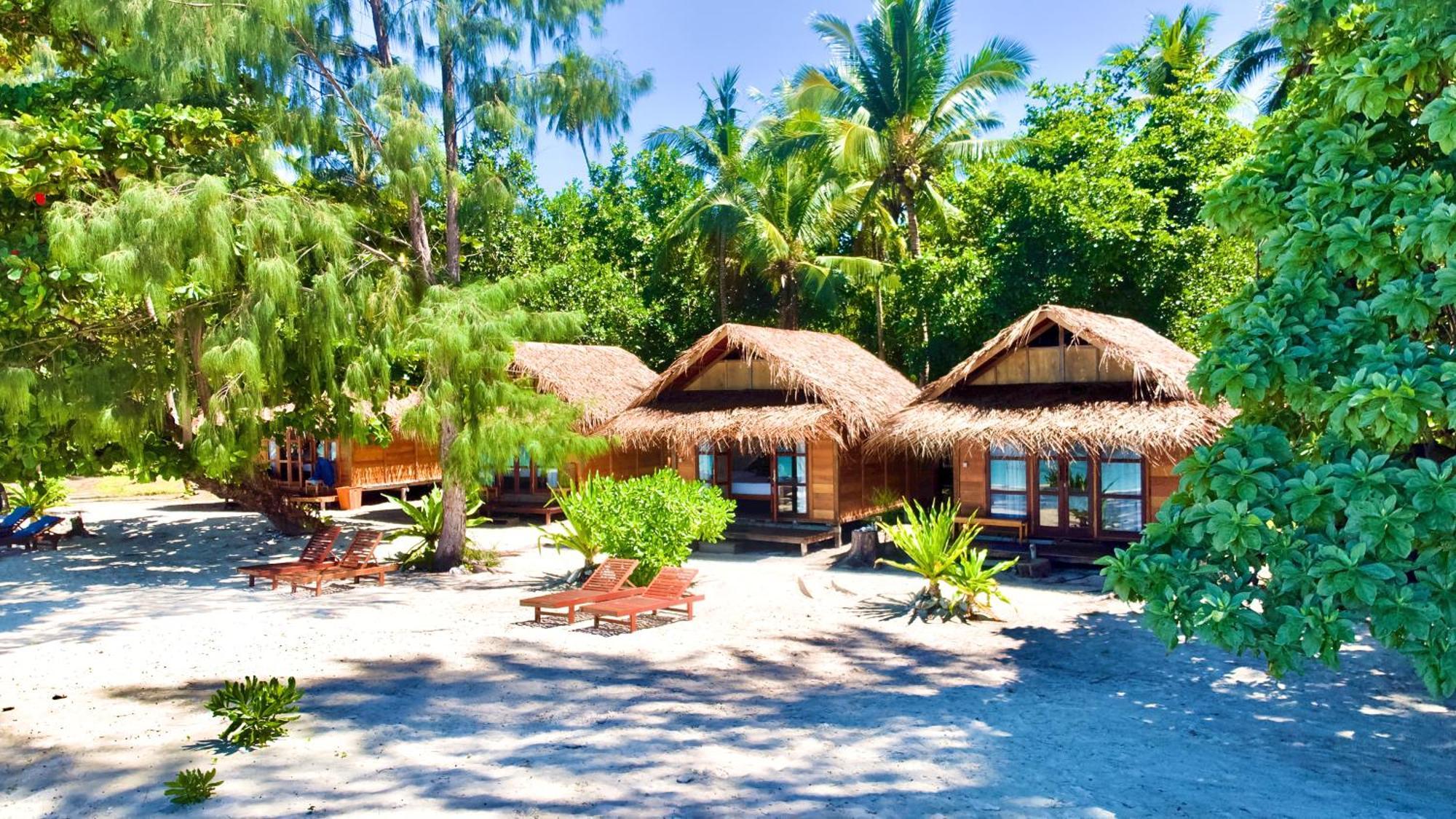 Agusta Eco Resort Pulau Mansuar Exteriör bild